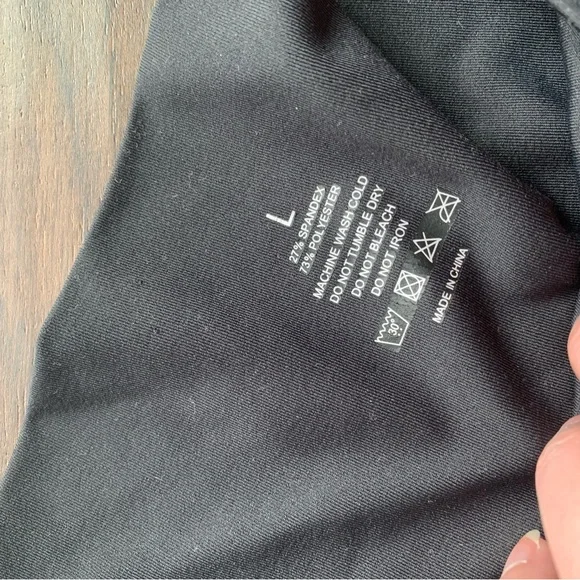 Curves N combatboots v front biker shorts - Picture 4 of 4